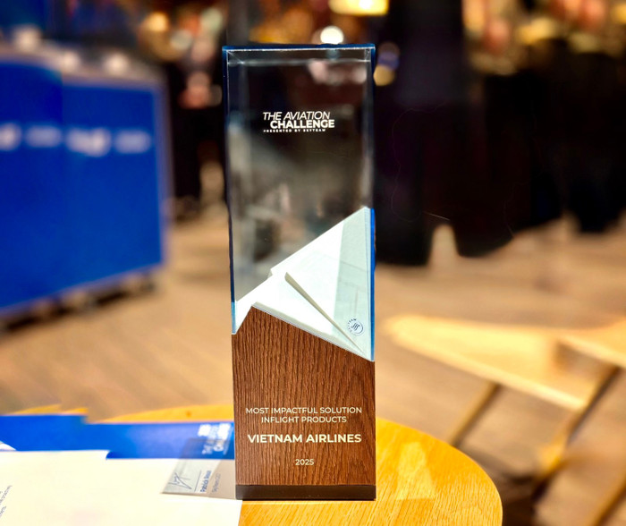 2-vietnam-airlines-da-duoc-trao-giai-thuong-giai-phap-mang-lai-hieu-qua-cao-nhat-san-pham-tren-may-bay.jpg