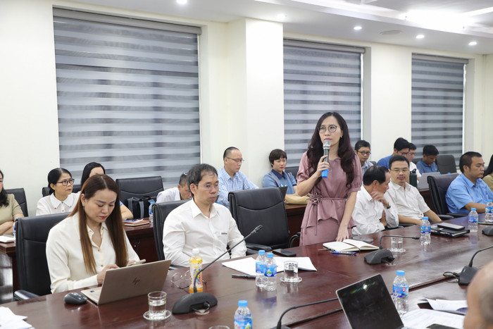 Phó Giáo sư, Tiến sĩ Nguyễn Thị Thu Hiền – Trưởng khoa Văn học, Trường Đại học Khoa học Xã hội và Nhân văn phát biểu. Phó Giáo sư, Tiến sĩ Nguyễn Thị Thu Hiền – Trưởng khoa Văn học, Trường Đại học Khoa học Xã hội và Nhân văn phát biểu.