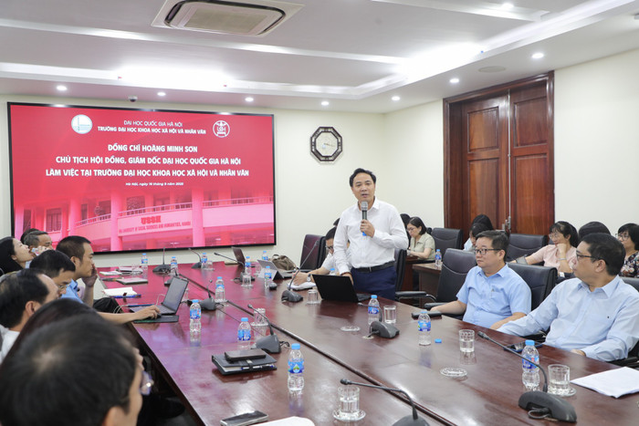 Phó Giáo sư, Tiến sĩ Đỗ Văn Hùng - Trưởng khoa Thông tin – Thư viện, Trường Đại học Khoa học Xã hội và Nhân văn phát biểu. Phó Giáo sư, Tiến sĩ Đỗ Văn Hùng - Trưởng khoa Thông tin – Thư viện, Trường Đại học Khoa học Xã hội và Nhân văn phát biểu.