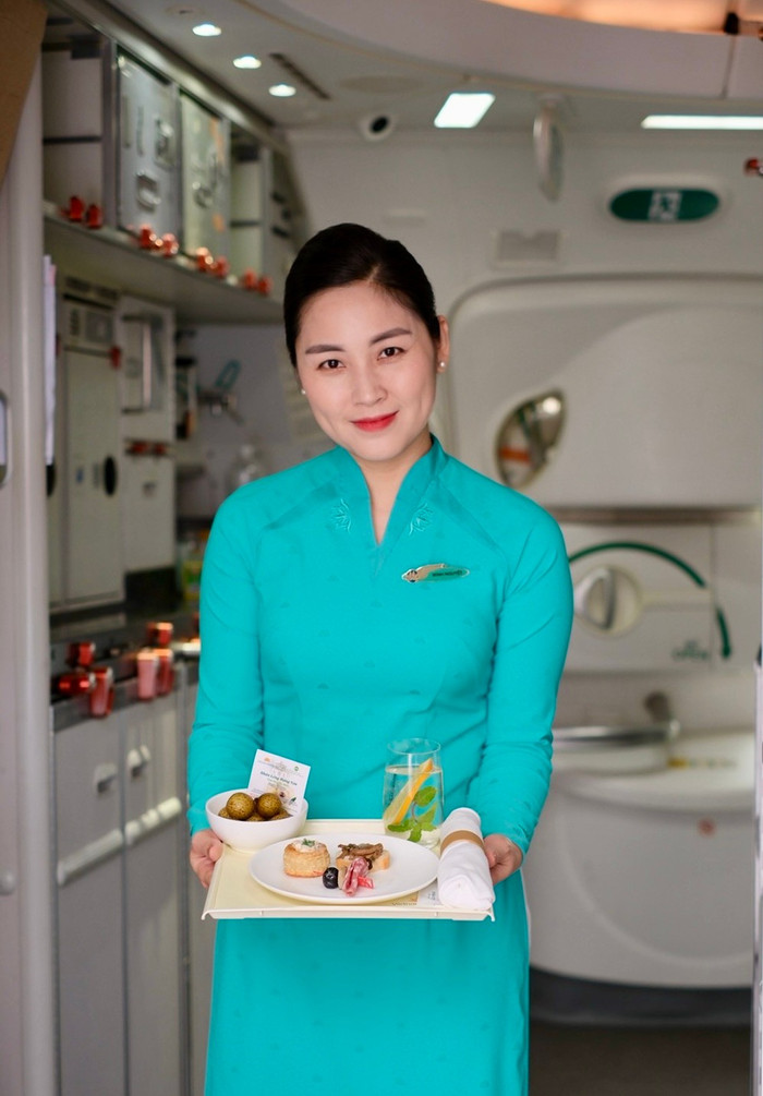 Vietnam Airlines phục vụ đặc sản nhãn lồng Hưng Yên trên các chuyến bay nội địa và quốc tế xuất phát từ Hà Nội. vietnam-airlines-phuc-vu-dac-san-nhan-long-hung-yen-tren-cac-chuyen-bay-noi-dia-va-quoc-te-xuat-phat-tu-ha-noi.jpg