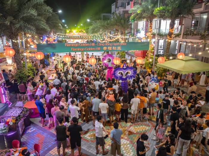 Khu đô thị Flamingo Golden Hill sôi động về đêm khi trở thành nơi lưu trú dài hạn của hàng trăm chuyên gia nước ngoài. Ảnh: CĐT Khu đô thị Flamingo Golden Hill sôi động về đêm khi trở thành nơi lưu trú dài hạn của hàng trăm chuyên gia nước ngoài. Ảnh: CĐT