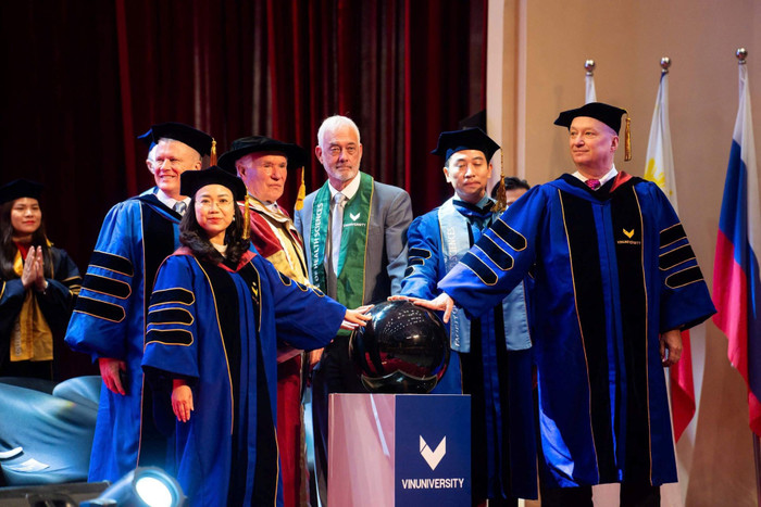 VinUni là điểm đến thu hút các giảng viên tài năng và nhiệt huyết từ nhiều đại học danh tiếng trên thế giới. anh-2-73.jpg