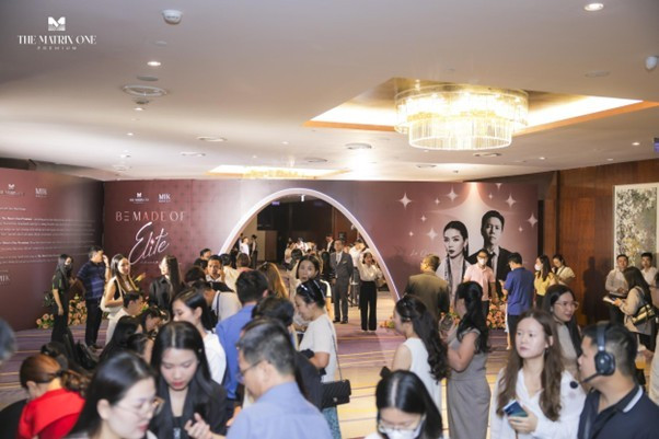 Sự kiện tri ân khách hàng dự án The Matrix One Premium thu hút sự quan tâm của đông đảo khách hàng. picture1.jpg
