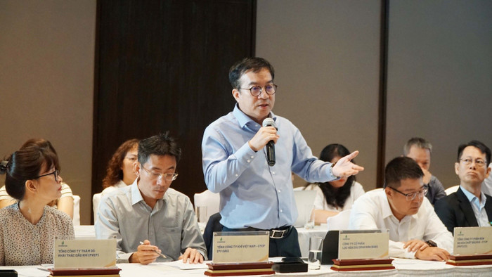 Ông Nguyễn Việt Thắng, Tổng Giám đốc BSR đóng góp ý kiến thảo luận.