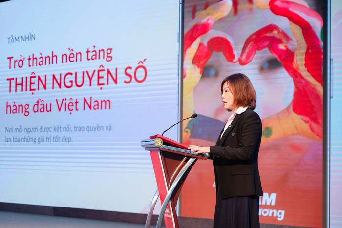 Bà Nguyễn Vân Linh – Phó Chủ tịch Ban sáng lập, Phó Chủ tịch Hội đồng Quản lý Quỹ Chạm Yêu Thương. ba-nguyen-van-linh-pho-chu-tich-ban-sang-lap-pho-chu-tich-hoi-dong-quan-ly-quy-cham-yeu-thuong.jpg