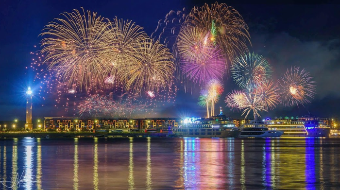 Trải nghiệm ngắm pháo hoa tại Quảng Ninh