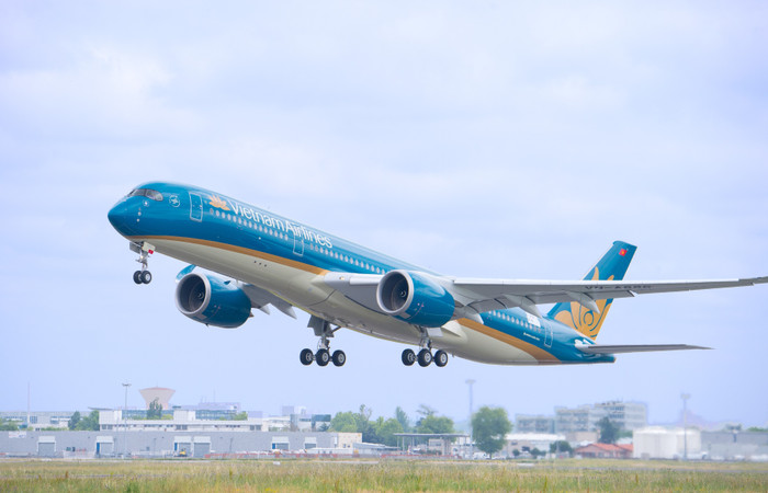 tau-bay-airbus-a350-cua-vietnam-airlines.jpg