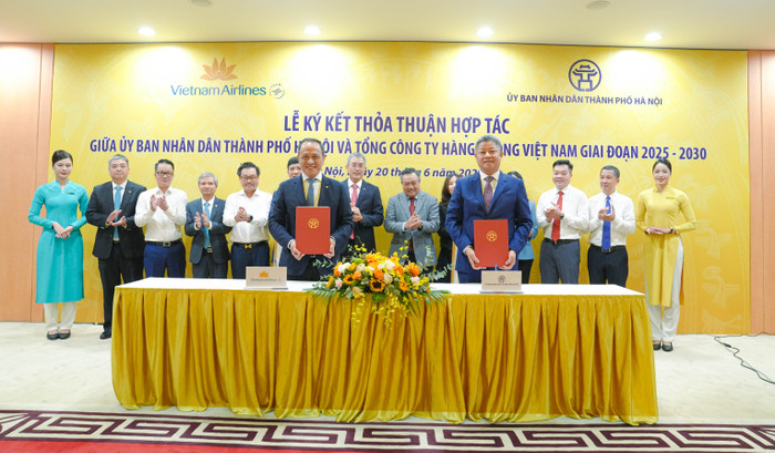 Vietnam Airlines và Ủy ban nhân dân Thành phố Hà Nội ký kết thỏa thuận hợp tác toàn diện giai đoạn 2025-2030. 1-vietnam-airlines-va-ubnd-tp-ha-noi-ky-ket-thoa-thuan-hop-tac-toan-dien-giai-doan-2025-2030.jpg