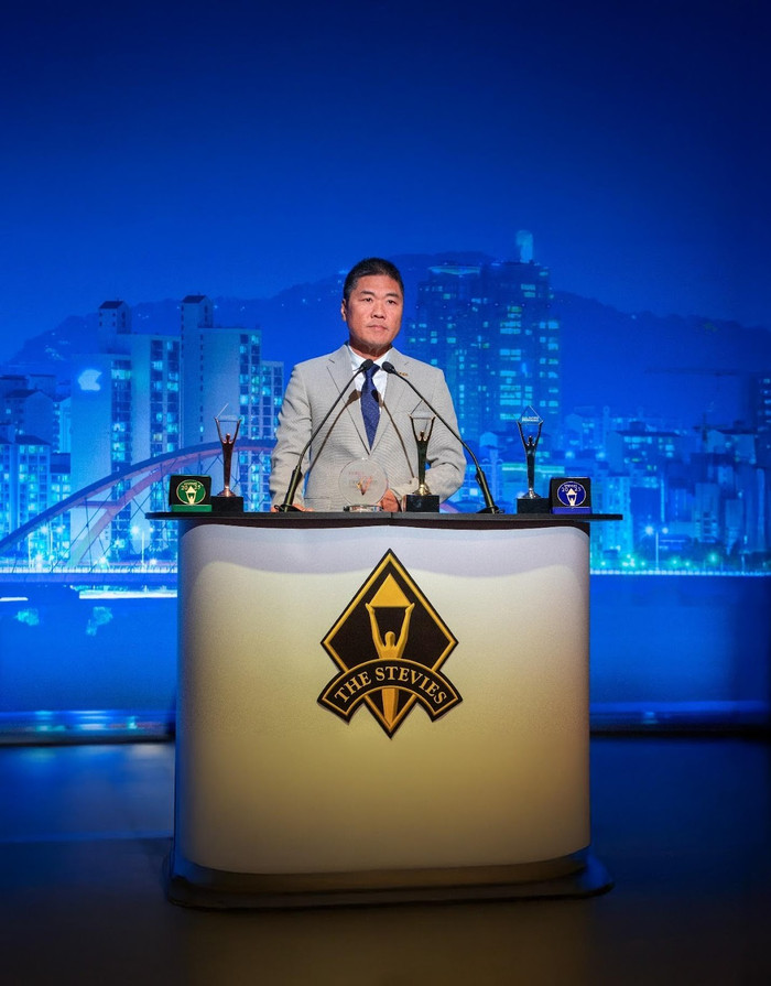 Ông Tạ Ngọc Đa, đại diện ROX Group nhận giải thưởng Stevie Awards 2025. Ông Tạ Ngọc Đa, đại diện ROX Group nhận giải thưởng Stevie Awards 2025.