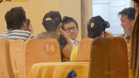 Mr Đàm đi ăn cùng Phương Uyên Mr Đàm đi ăn cùng Phương Uyên