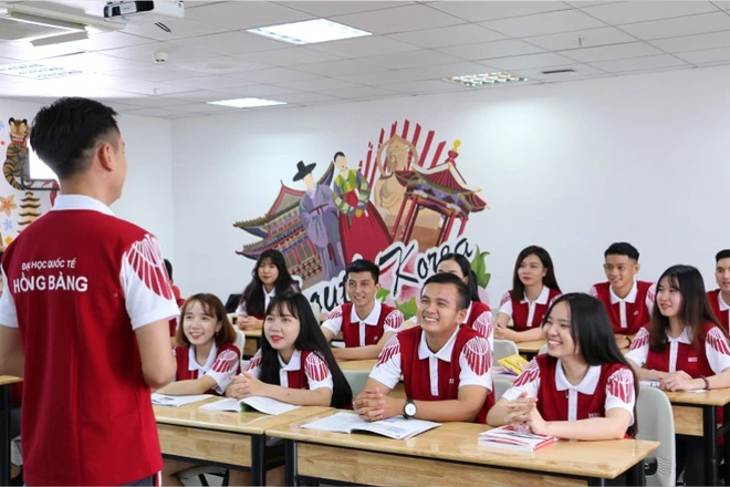 Nhiều cơ sở giáo dục đại học "tung" chính sách học bổng cho tân sinh viên, có nơi hàng trăm triệu