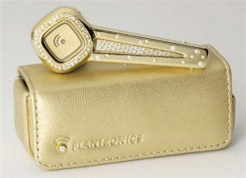 Tai nghe Discovery 925 Bluetooth của Plantronics: Ngoài việc có công năng như những chiếc tai nghe, Discovery 925 Bluetooth còn được phủ đầy vàng và kim cương. Giá bán 50.000 USD. Tai nghe Discovery 925 Bluetooth của Plantronics: Ngoài việc có công năng như những chiếc tai nghe, Discovery 925 Bluetooth còn được phủ đầy vàng và kim cương. Giá bán 50.000 USD.