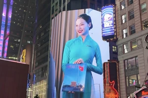 Hình ảnh Việt Nam tỏa sáng tại Quảng trường Thời đại, New York (Hoa Kỳ)