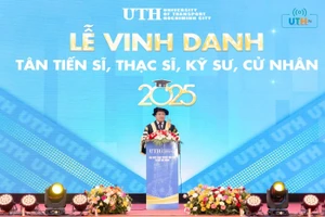 Gần 1.000 tân tiến sĩ, thạc sĩ, kỹ sư, cử nhân được vinh danh tại UTH