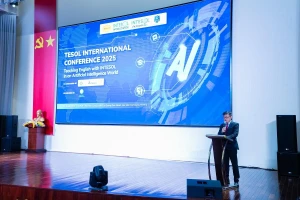 AI thay đổi lớp học tiếng Anh? - Góc nhìn từ hội thảo TESOL 2025 tại HUFLIT