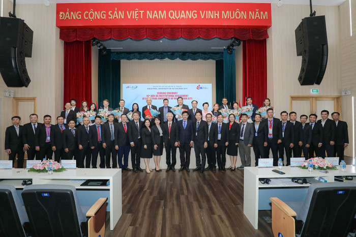 Đoàn AUN-QA đã tham quan và làm việc tại IUH trong đợt đánh giá chất lượng đạo tạo cấp trường vào tháng 4/2025. iuh-1.png