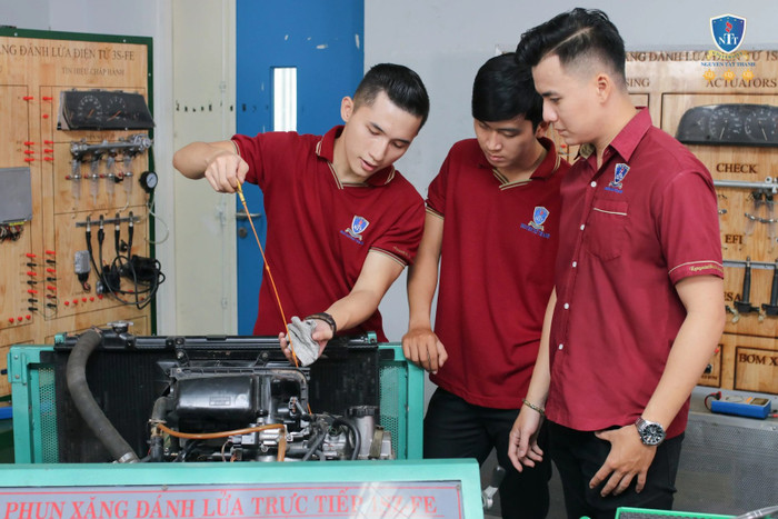 Ảnh minh họa: Website nhà trường. ntt3.png