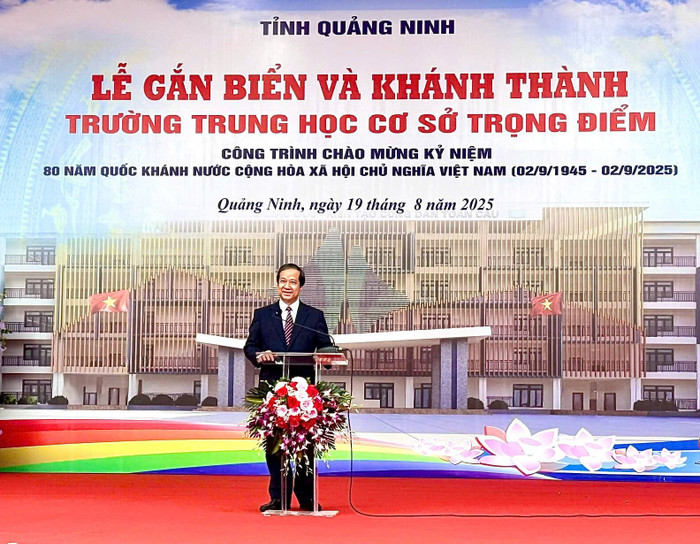 Bộ trưởng Bộ Giáo dục và Đào tạo Nguyễn Kim Sơn phát biểu tại buổi lễ. 534992897-1185447113628619-3624113310150466317-n.jpg
