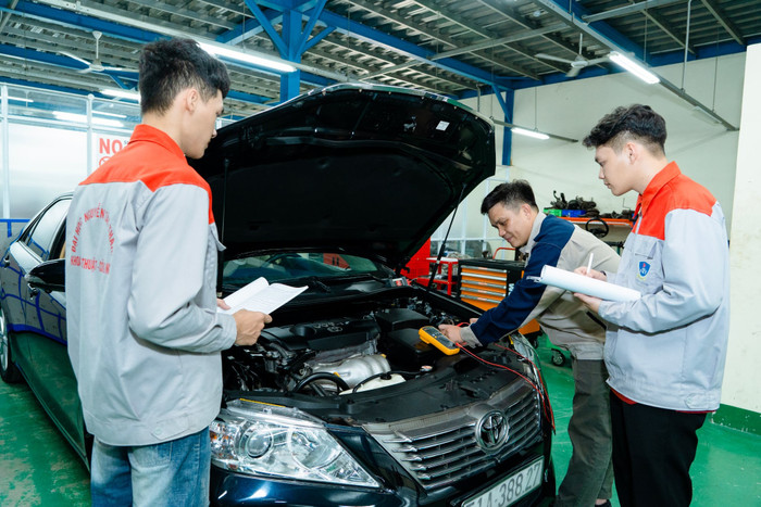 Ảnh minh họa: Website nhà trường. ntt-6.jpg