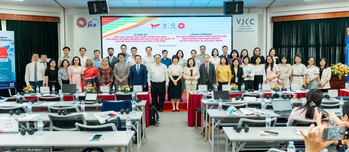 Các đại biểu tham dự Lễ công bố Báo cáo Thương mại Quốc tế Việt Nam 2025 trong khuôn khổ Diễn đàn Thương mại Quốc tế Việt Nam (VFIT) lần thứ 2. img00693.jpg