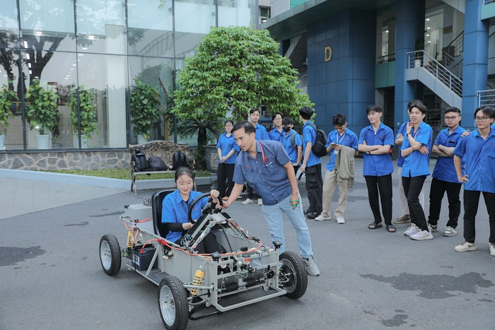 Một buổi học thực hành của sinh viên khoa Công nghệ động lực, Trường Đại học Công nghiệp Thành phố Hồ Chí Minh. Ảnh: NTCC. sv-iuh-2.png