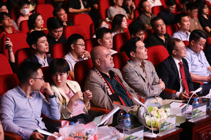 Ban Giám khảo vòng chung kết. bgk.jpg