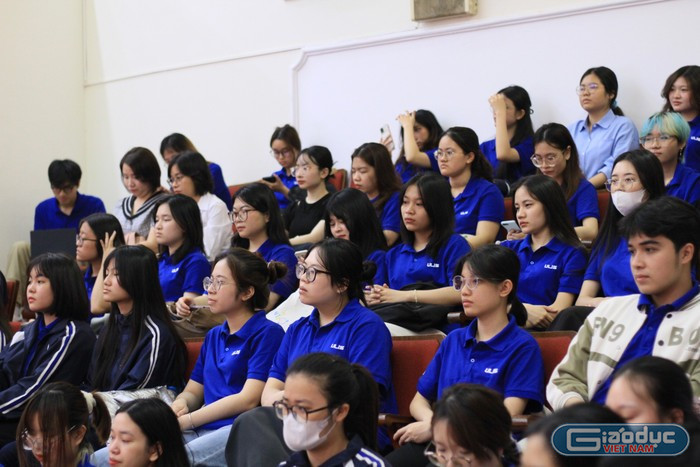 Sinh viên Trường Đại học Ngoại ngữ, Đại học Quốc gia Hà Nội. Ảnh: Thúy Hiền. gdvn-sv-ulis.png