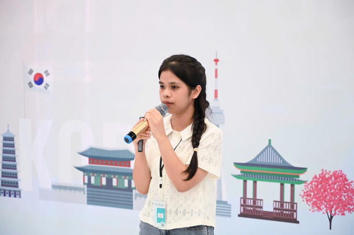Em Phùng Thị Bích Hạnh - sinh viên lớp 22KL2, ngành Ngôn ngữ Hàn Quốc, Trường Đại học CMC. Ảnh: NVCC. bich-hanh.jpg