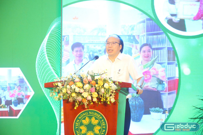 Phó Giáo sư, Tiến sĩ Nguyễn Hoàng Anh - Trưởng khoa Khoa Công nghệ thực phẩm. gdvn-trg-khoa-cntp.jpg