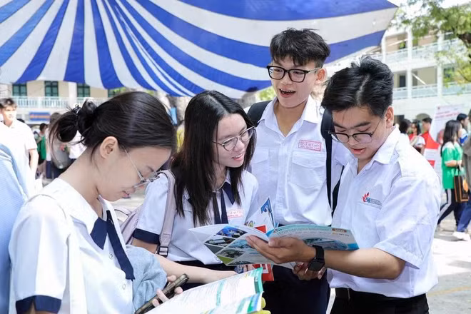 CSGD được tự quyết phương thức tuyển sinh liên thông: Cần cơ chế giám sát để tránh tuyển sinh ồ ạt 