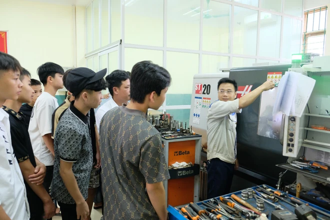 Tên trường trung học nghề không được dùng cụm từ "phổ thông", "cơ sở" là cần thiết