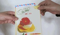Hôm nay, nên tặng thầy cô quà gì?