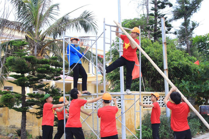 Sinh viên Trường Đại học Thủy lợi trong hành trình thắp sáng đặc khu Bạch Long Vĩ. Sinh viên Trường Đại học Thủy lợi trong hành trình thắp sáng đặc khu Bạch Long Vĩ.