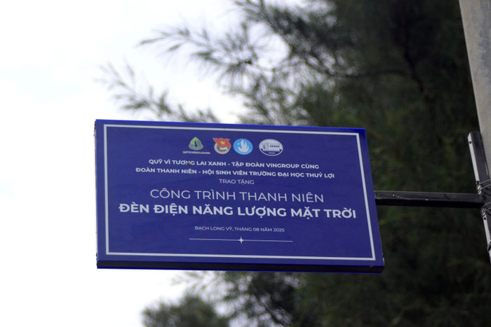 Biển công trình dấu ấn của Trường Đại học Thủy lợi trên đặc khu Bạch Long Vĩ. Ảnh: NTCC Biển công trình dấu ấn của Trường Đại học Thủy lợi trên đặc khu Bạch Long Vĩ. Ảnh: NTCC