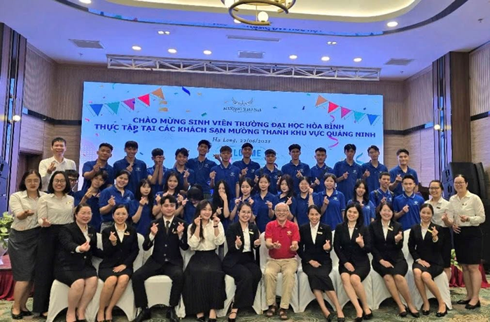 Sinh viên Khoa Du lịch thực tập tại Khách sạn Mường Thanh Hạ Long Sinh viên Khoa Du lịch thực tập tại Khách sạn Mường Thanh Hạ Long