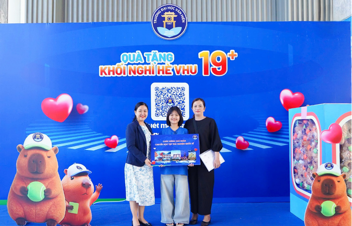 Thí sinh đến nhập học may mắn nhận được chuyến học tập trải nghiệm quốc tế, sẵn sàng hành trình hội nhập toàn cầu. Ảnh: NTCC Thí sinh đến nhập học may mắn nhận được chuyến học tập trải nghiệm quốc tế, sẵn sàng hành trình hội nhập toàn cầu. Ảnh: NTCC
