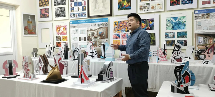 Sinh viên được học tập, nghiên cứu và thực hành nghề nghiệp trong môi trường năng động, sáng tạo và chuyên nghiệp. Ảnh: Website nhà trường. Sinh viên được học tập, nghiên cứu và thực hành nghề nghiệp trong môi trường năng động, sáng tạo và chuyên nghiệp. Ảnh: Website nhà trường.