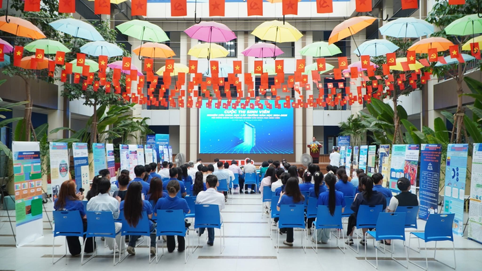 Trường Đại học Hòa Bình luôn tạo điều kiện thuận lợi về môi trường học tập cũng như luôn sẵn sàng hỗ trợ sinh viên từ ý tưởng ban đầu đến khi hoàn thiện nghiên cứu. Ảnh: NVCC.