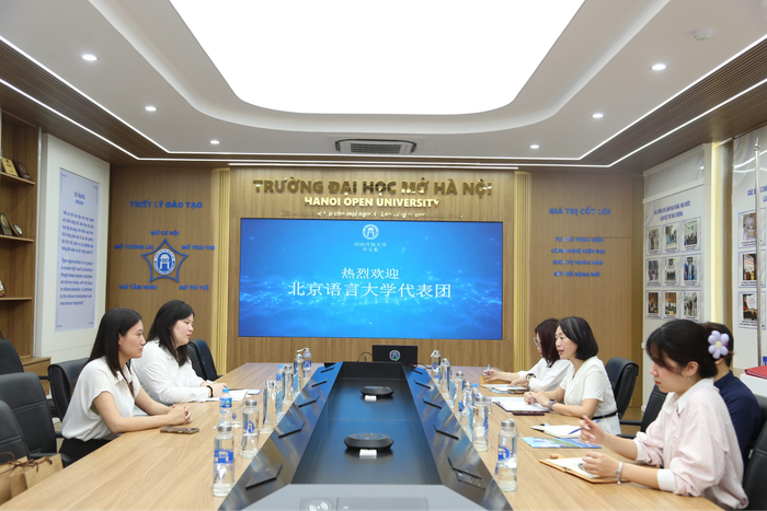 Giao lưu văn hóa giữa Khoa Tiếng Trung Quốc, Trường Đại học Mở Hà Nội và Trường Đại học Ngôn ngữ Bắc Kinh (Trung Quốc). Ảnh: Website nhà trường Giao lưu văn hóa giữa Khoa Tiếng Trung Quốc, Trường Đại học Mở Hà Nội và Trường Đại học Ngôn ngữ Bắc Kinh (Trung Quốc). Ảnh: Website nhà trường
