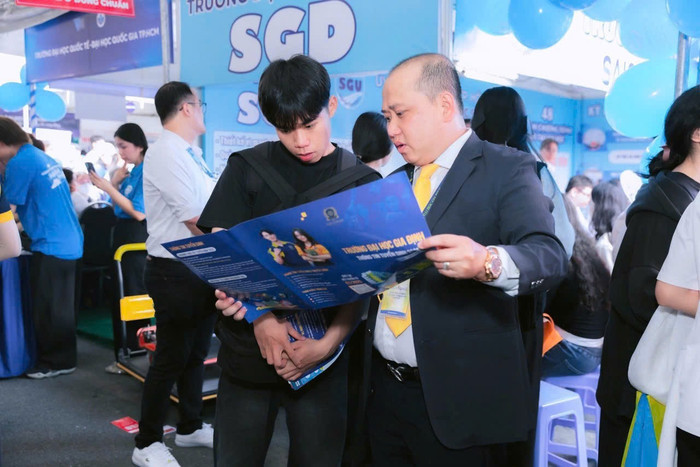 Tiến sĩ Mai Đức Toàn, Chuyên gia hướng nghiệp đại học, Giám đốc Trung tâm Tuyển sinh - Truyền thông Trường Đại học Gia Định. Ảnh: NVCC Tiến sĩ Mai Đức Toàn, Chuyên gia hướng nghiệp đại học, Giám đốc Trung tâm Tuyển sinh - Truyền thông Trường Đại học Gia Định. Ảnh: NVCC