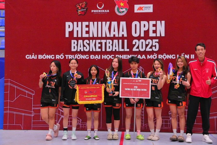 Dưới sự dẫn dắt đội trưởng Đỗ Minh Trang, đội bóng rổ Trường Đại học Ngoại thương đã đạt được nhiều thành tích ấn tượng. Ảnh: NVCC. c59819eccad7418918c6.jpg
