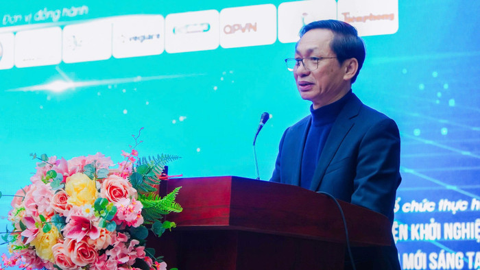 Phó Giáo sư, Tiến sĩ, Bác sĩ, Thầy thuốc ưu tú Nguyễn Hoàng Long - Phó Hiệu trưởng phụ trách Trường Đại học Hoà Bình phát biểu tại sự kiện.