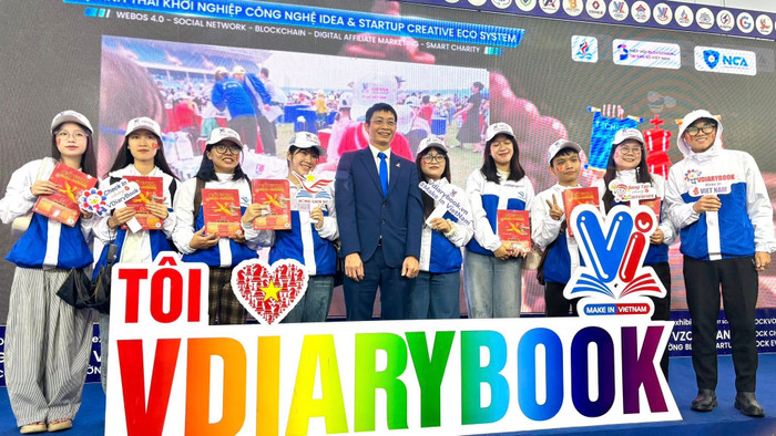 Sinh viên Trường Đại học Hòa Bình tại TECHFEST 202 5.