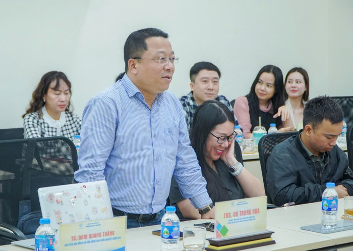 Thạc sĩ Vũ Trung Hòa - Trưởng phòng đào tạo, Trung tâm nghiên cứu, tư vấn và đào tạo về phát triển địa phương (STG) phát biểu tại buổi lễ. Ảnh: NTCC. 41e83e562712ab4cf203.jpg