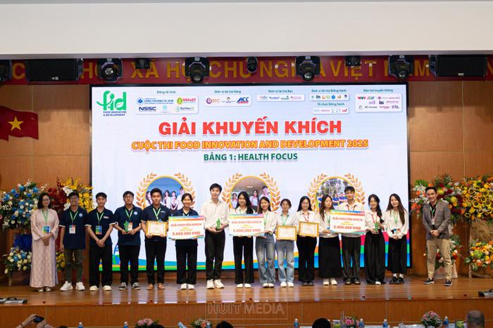 Các đội thi đạt giải khuyến khích Bảng 1 Health Focus - Các sản phẩm tốt cho sức khoẻ. Ảnh: NTCC.