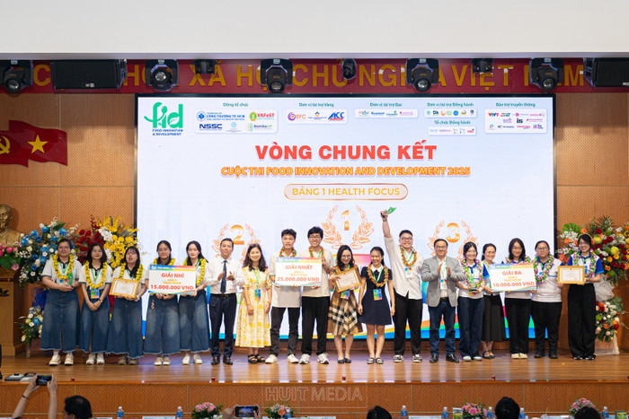 Các đội thi đạt giải khuyến khích Bảng 1 Health Focus - Các sản phẩm tốt cho sức khoẻ. Ảnh: NTCC.