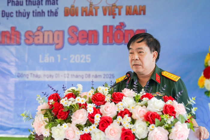 Đại tá, Tiến sĩ Nguyễn Việt Cường - Phó Giám đốc Bệnh viện Quân y 175 phát biểu khai mạc tại chương trình. Đại tá, Tiến sĩ Nguyễn Việt Cường - Phó Giám đốc Bệnh viện Quân y 175 phát biểu khai mạc tại chương trình.