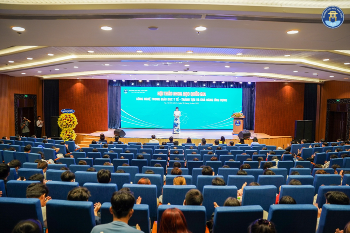Hội thảo thu hút đông đảo chuyên gia đầu ngành, các nhà nghiên cứu đến từ các cơ sở giáo dục trong cả nước và sinh viên Trường Đại học Văn Hiến. Ảnh: NTCC Hội thảo thu hút đông đảo chuyên gia đầu ngành, các nhà nghiên cứu đến từ các cơ sở giáo dục trong cả nước và sinh viên Trường Đại học Văn Hiến. Ảnh: NTCC