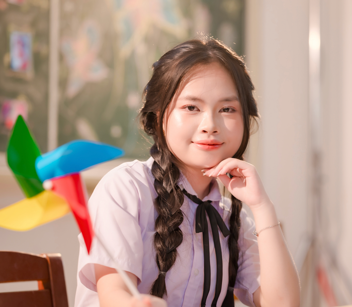 Nguyễn Thị Thanh Hiền, cựu học sinh Trường Trung học phổ thông chuyên Lê Thánh Tông (Thành phố Đà Nẵng) đã xuất sắc giành học bổng toàn phần Hiệp định Hungary. Ảnh: NVCC. anh-man-hinh-2025-10-13-luc-233810.png