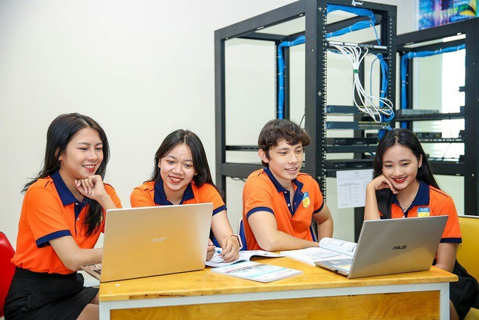 Sinh viên Trường Đại học Công nghệ Thành phố Hồ Chí Minh. Ảnh: Website nhà trường. hutech-xet-tuyen-hoc-ba-41.jpg
